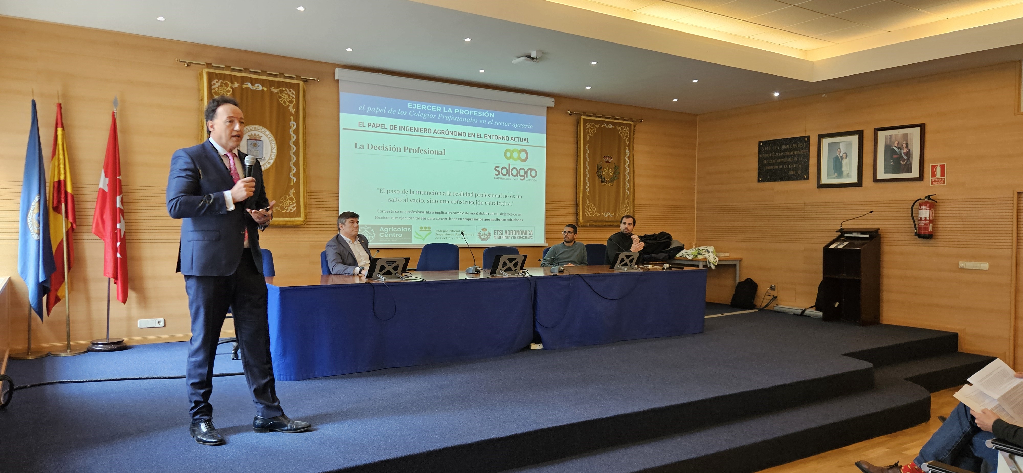 Ernesto tardio  con el Colegio de Agrícolas Centro